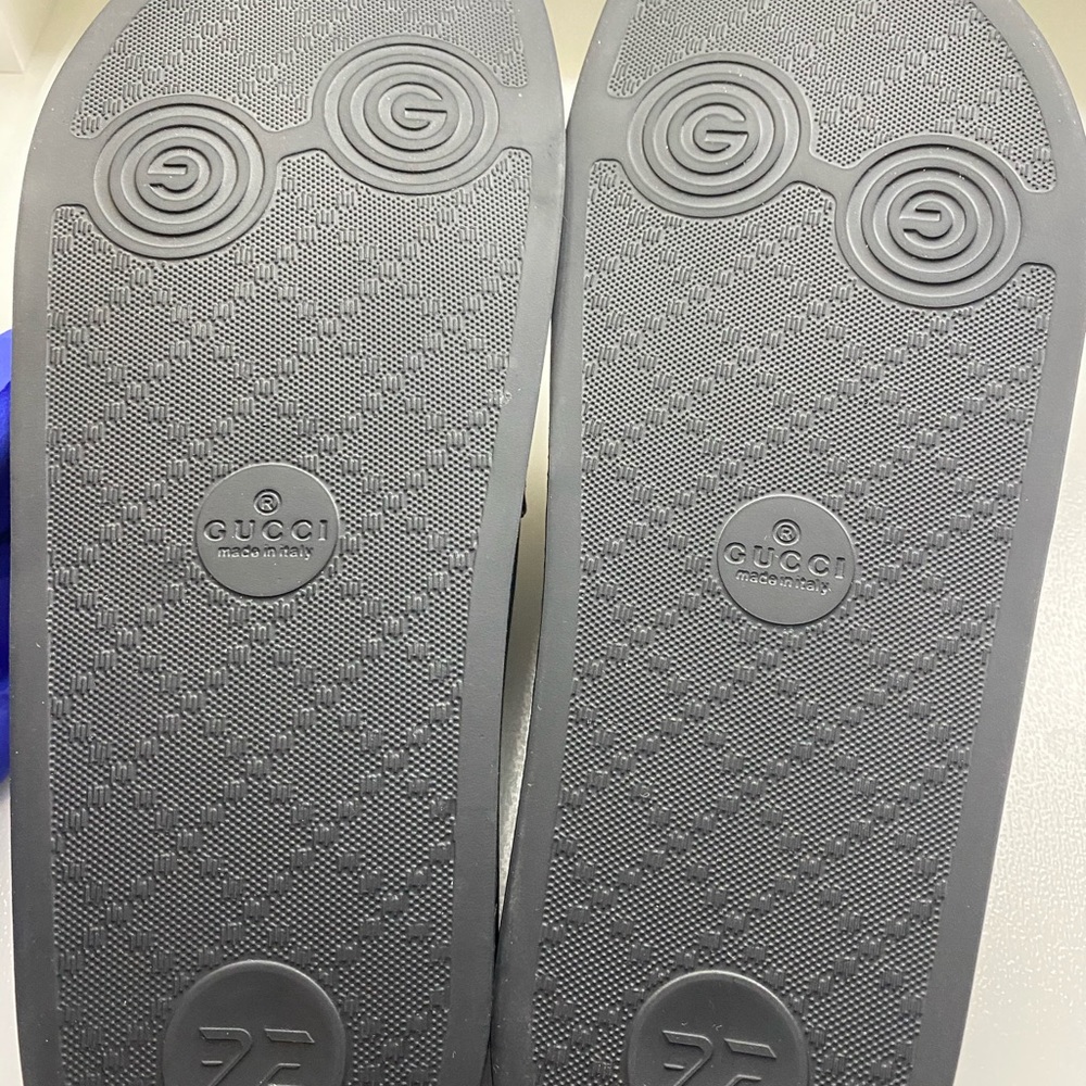 Gucci print canvas and leather slides in SEGA font - Picture 4 of 4